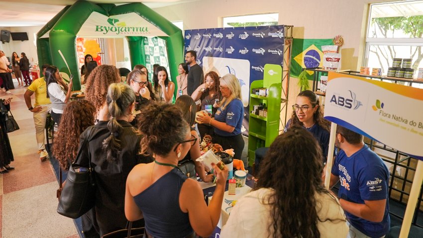 Grupo ABS fortalece relacionamento com profissionais de saúde durante o CONEFNUTRI 2026